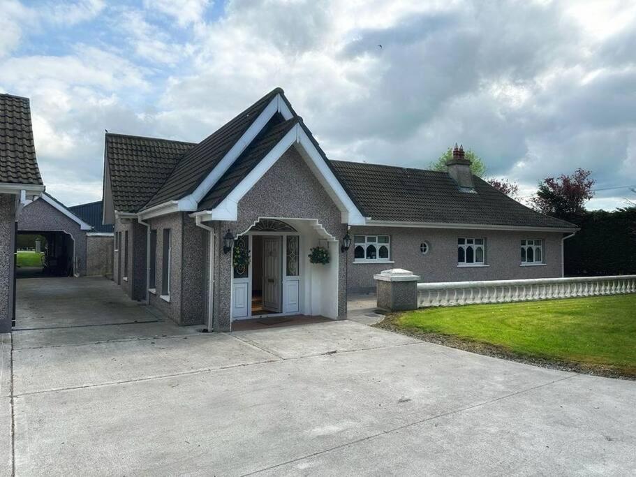Entire Home At Ballysax House Newpark Exterior photo